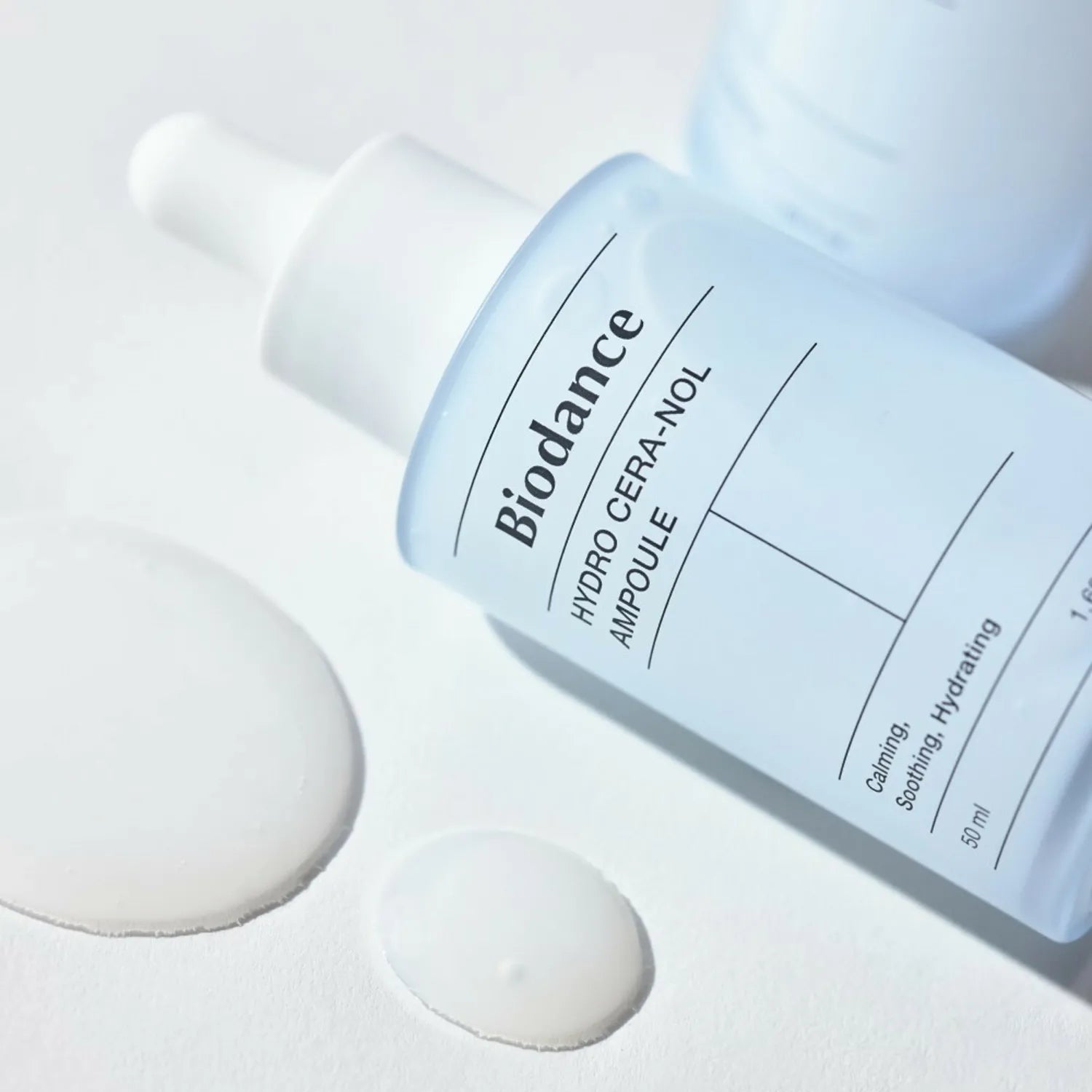 Mitrinoša un nomierinoša ampula sejai Biodance Hydro Cera-nol Ampoule