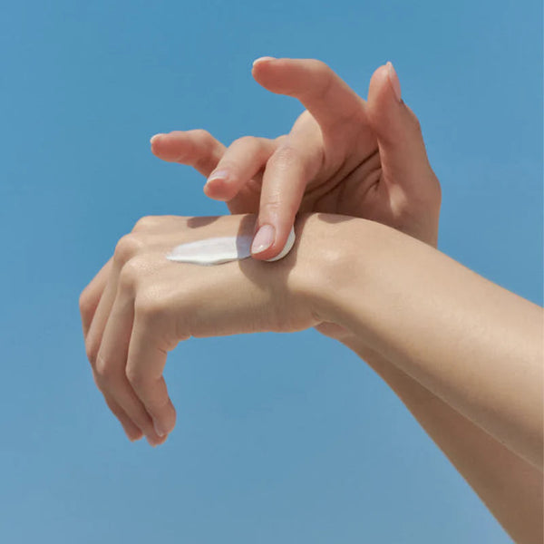 Sebumu regulējošs gaisīgs saules aizsargkrēms Celimax Oil Control Light Sunscreen SPF50+PA++++