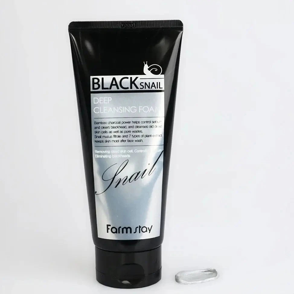 Attīrošās putas ar melnā gliemeža mucīnu FarmStay Black Snail Deep Cleansing Foam