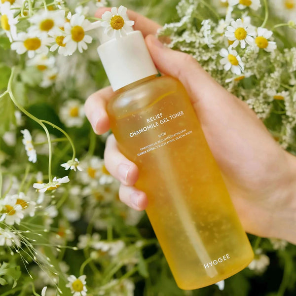 Gels-tonis jutīgai ādai ar kumelītēm Hyggee Relief Chamomile Gel Toner