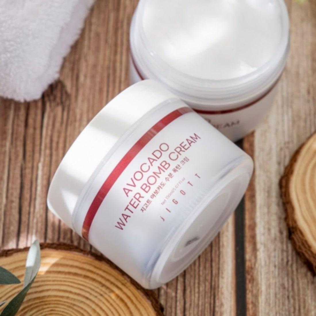 Увлажняющий крем для лица Jigott Avocado Water Bomb Cream