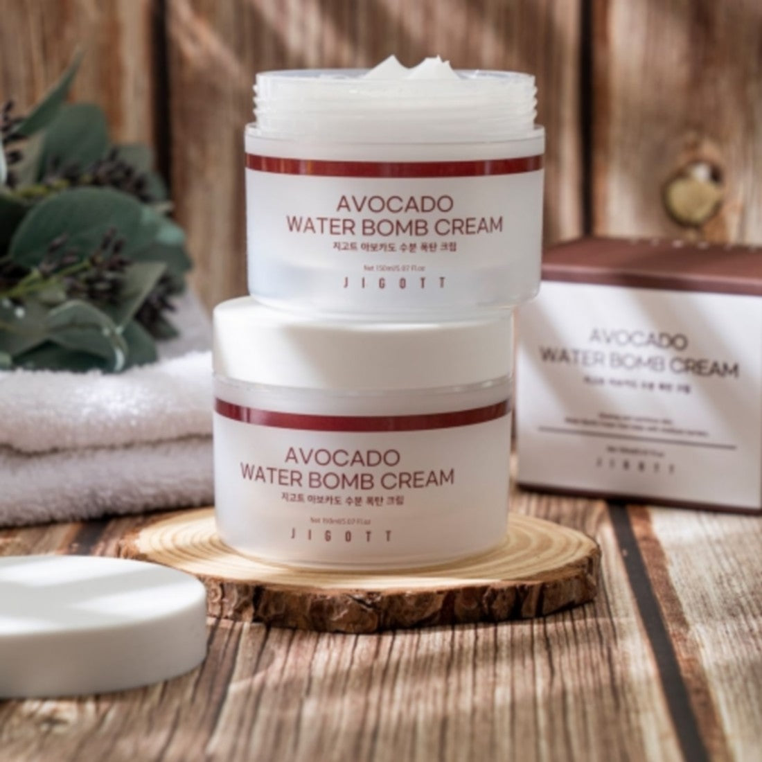 Увлажняющий крем для лица Jigott Avocado Water Bomb Cream