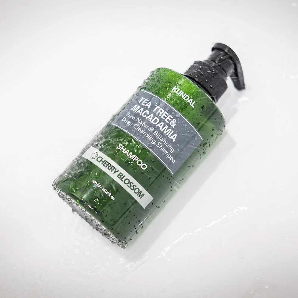 Глубоко очищающий шампунь Kundal Tea Tree & Macadamia Deep Cleansing Shampoo Cherry Blossom
