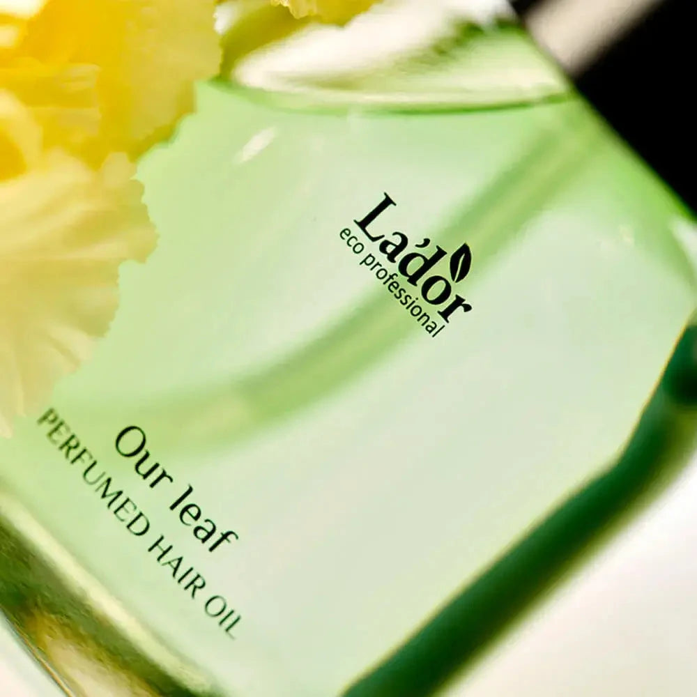Mitrinoša eļļa matiem ar zaļās rozes aromātu Lador Perfumed Hair Oil 03 Our Leaf