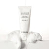 Mitrinošas putiņas sejas mazgāšanai ar peptīdiem Medi-Peel Peptide 9 Aqua Essence Facial Cleanser