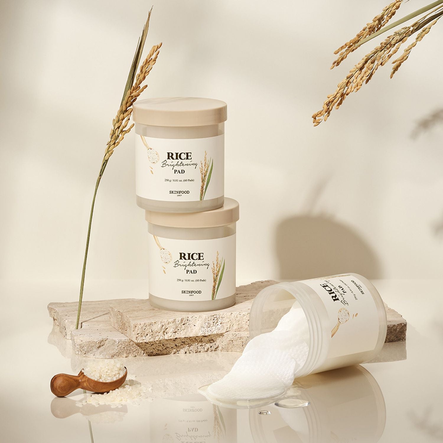 тонизирующие пэды с экстрактом риса Skinfood Rice Brightening Pad