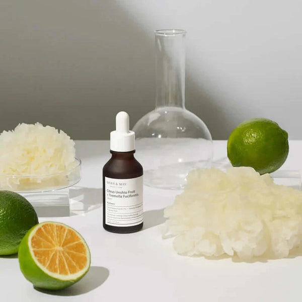 Mitrinošs serums pigmentācijas plankumu novēršanai Mary&May Citrus Unshiu Fruit + Tremella Fuciformis Serum