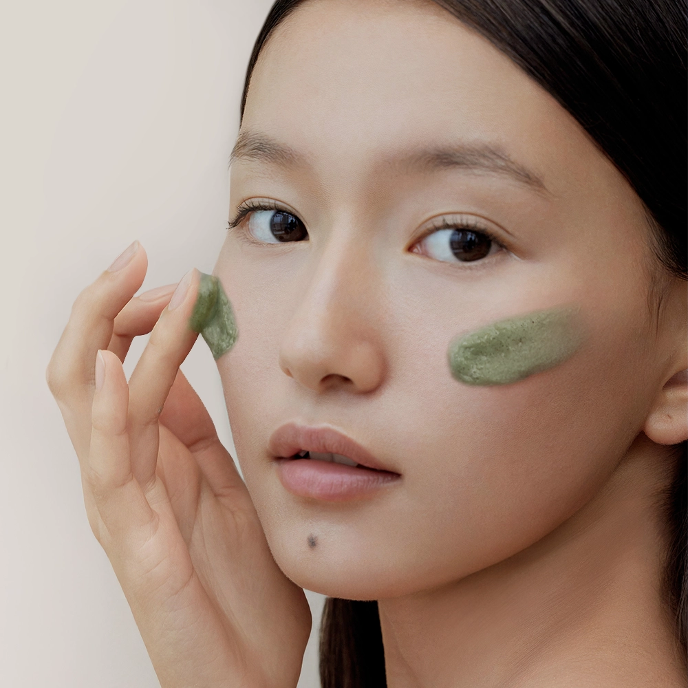 Глубоко очищающая пенка с LHA и зелёным чаем Arencia Green Tea + LHA Deep Pore Rice Cake Cleanser