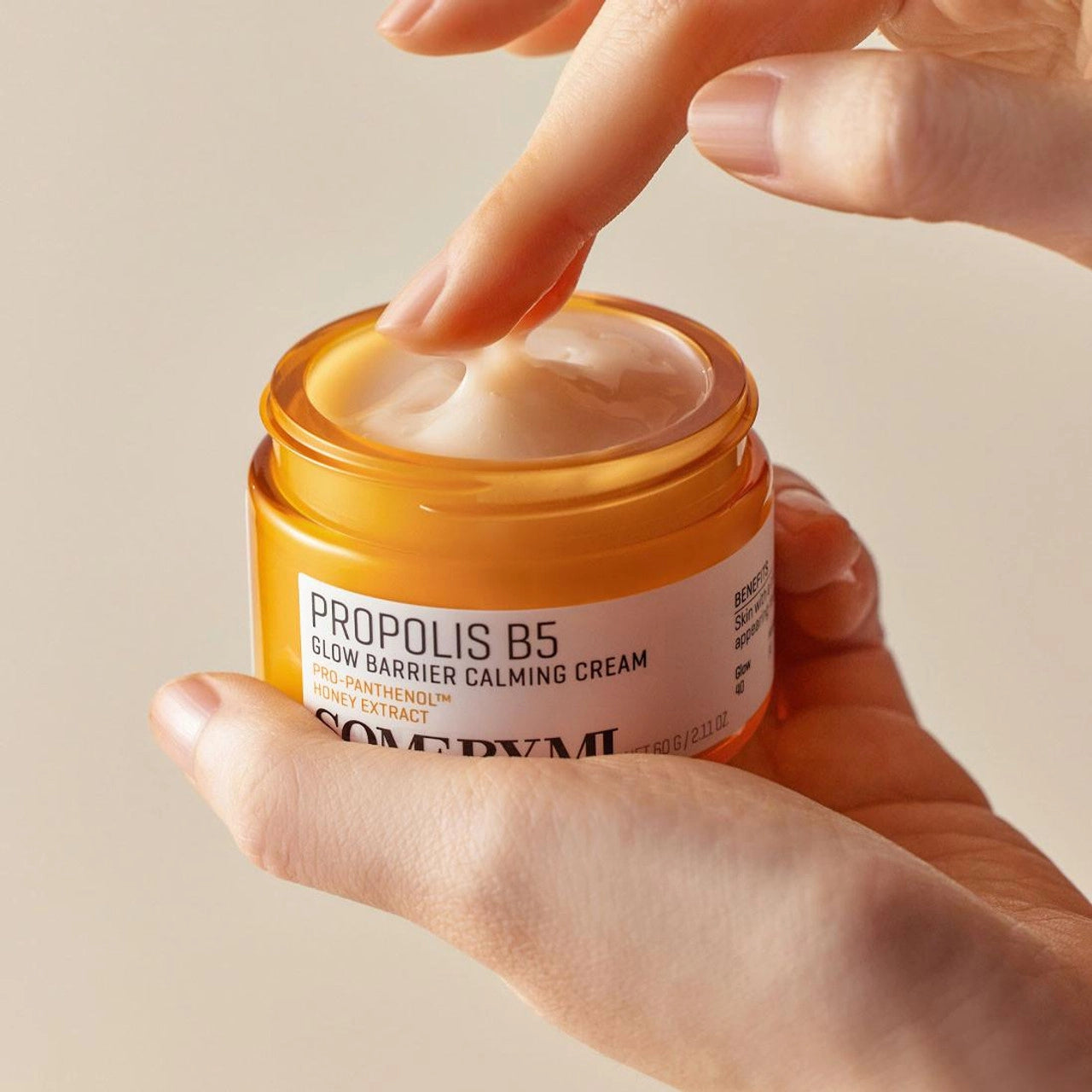Nomierinošs krēms mirdzuma piešķiršanai ar propolisu Some By Mi Propolis B5 Glow Barrier Calming Cream
